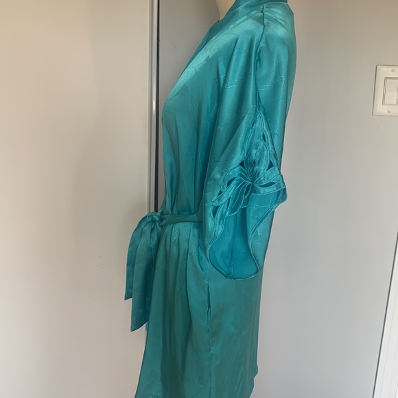 Natori satin robe with belted ties petite - Picture 2 of 8